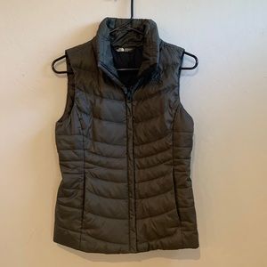 Like-new women’s North Face down vest